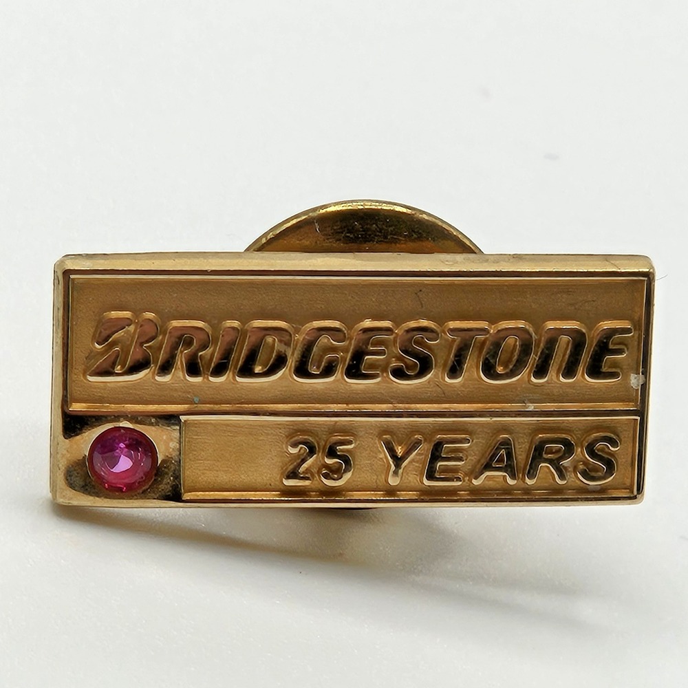 Bridgestone 25 years Service Pin 1/10 10K Pink Stone